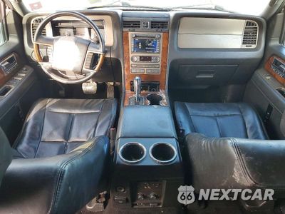 Zdjęcie 8 z 13 samochodu: 2012 LINCOLN NAVIGATOR L VIN:5LMJJ3H56CEL01603 - miniatura