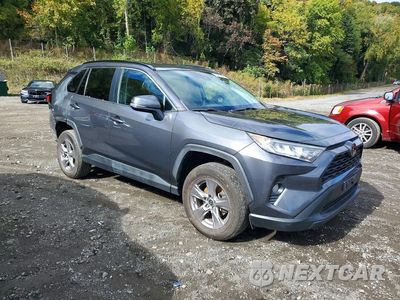 Czwarte zdjęcie samochodu z boku: 2021 TOYOTA RAV4 XLE VIN:2T3P1RFVXMW218256 - miniatura