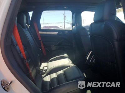 Zdjęcie 11 z 13 samochodu: 2016 PORSCHE CAYENNE GTS VIN:WP1AD2A25GLA73036 - miniatura