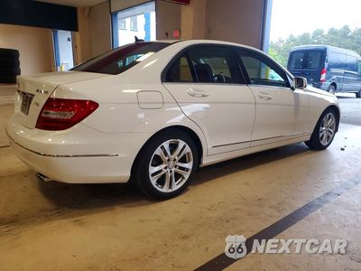 Trzecie zdjęcie samochodu z tyłu: 2013 MERCEDES-BENZ C 300 4MATIC VIN:WDDGF8AB6DR270112 - miniatura