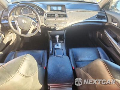 Zdjęcie 8 z 13 samochodu: 2010 HONDA ACCORD EXL VIN:1HGCP2F83AA026638 - miniatura