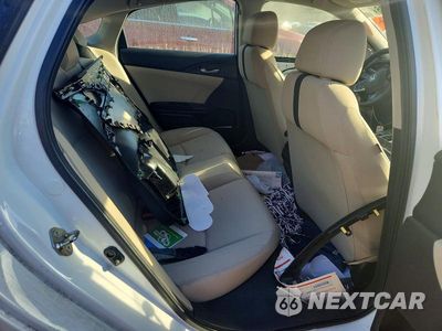 Zdjęcie 10 z 12 samochodu: 2019 HONDA CIVIC LX VIN:19XFC2F69KE030570 - miniatura