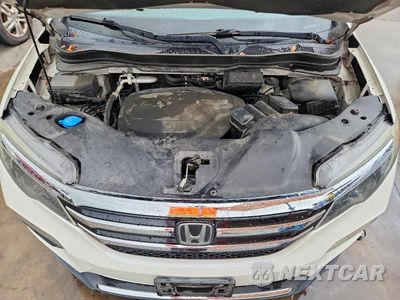 Zdjęcie 12 z 13 samochodu: 2016 HONDA PILOT TOURING VIN:5FNYF5H9XGB021760 - miniatura