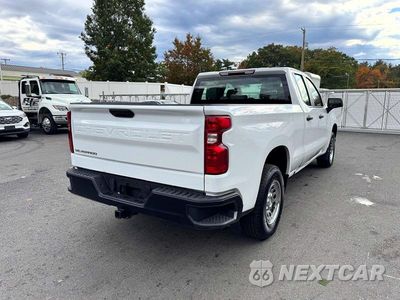 Trzecie zdjęcie samochodu z tyłu: 2023 CHEVROLET SILVERADO K1500 VIN:1GCRDAEK1PZ196452 - miniatura