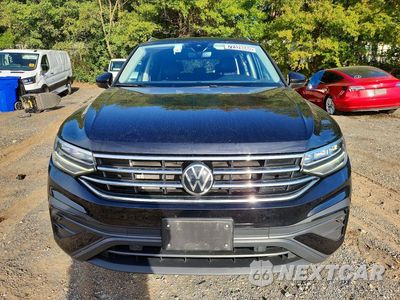 Piąte zdjęcie samochodu w środku: 2024 VOLKSWAGEN TIGUAN SE VIN:3VV3B7AX9RM123884 - miniatura