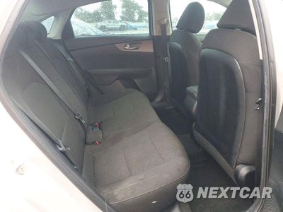Zdjęcie 10 z 13 samochodu: 2019 KIA FORTE LXS VIN:3KPF24AD8KE046652 - miniatura