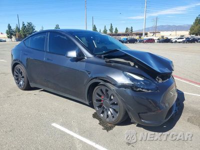 Czwarte zdjęcie samochodu z boku: 2024 TESLA MODEL Y VIN:7SAYGDEF7RF059325 - miniatura