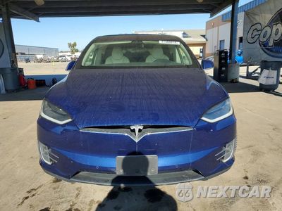 Piąte zdjęcie samochodu w środku: 2018 TESLA MODEL X VIN:5YJXCBE27JF126614 - miniatura