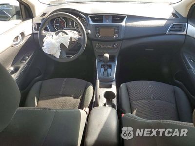 Zdjęcie 8 z 12 samochodu: 2018 NISSAN SENTRA S VIN:3N1AB7AP4JY290787 - miniatura