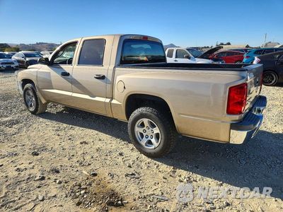 Drugie zdjęcie samochodu z przodu: 2005 DODGE DAKOTA QUAD SLT VIN:1D7HE48N45S211764 - miniatura