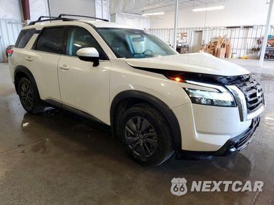 Czwarte zdjęcie samochodu z boku: 2022 NISSAN PATHFINDER SV VIN:5N1DR3BC2NC230611 - miniatura