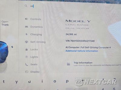 Zdjęcie 9 z 13 samochodu: 2024 TESLA MODEL Y VIN:7SAYGDEE4RA217348 - miniatura
