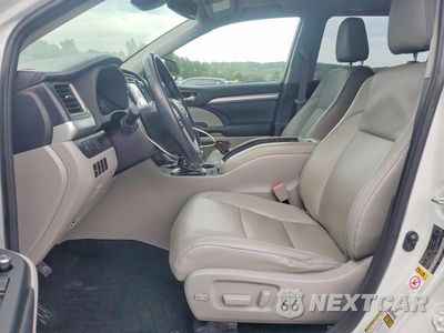 Zdjęcie 7 z 13 samochodu: 2019 TOYOTA HIGHLANDER XLE VIN:5TDKZRFH1KS553644 - miniatura