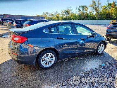 Trzecie zdjęcie samochodu z tyłu: 2017 CHEVROLET CRUZE LT VIN:1G1BE5SM7H7235076 - miniatura