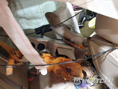 Zdjęcie 13 z 14 samochodu: 2004 SATURN VUE VIN:5GZCZ63404S864625 - miniatura