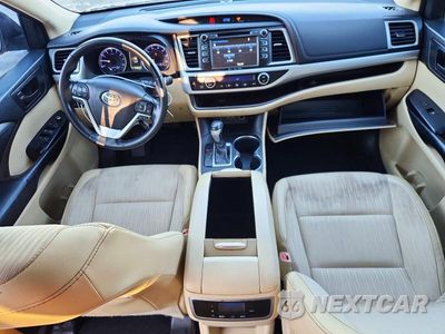 Zdjęcie 8 z 13 samochodu: 2019 TOYOTA HIGHLANDER LE PLUS VIN:5TDZZRFH6KS332782 - miniatura