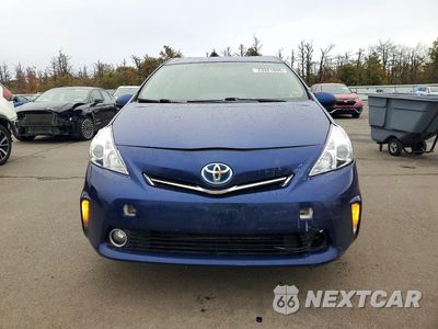 Piąte zdjęcie samochodu w środku: 2013 TOYOTA PRIUS V TWO VIN:JTDZN3EU7D3231133 - miniatura