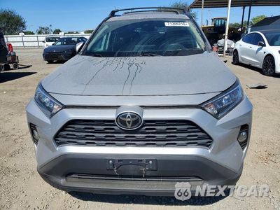 Piąte zdjęcie samochodu w środku: 2019 TOYOTA RAV4 XLE VIN:2T3W1RFV5KW043133 - miniatura