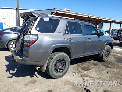 Trzecie zdjęcie samochodu z tyłu: 2022 TOYOTA 4RUNNER SR5 VIN:JTEMU5JR9N6031974 - miniatura