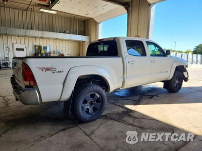 Trzecie zdjęcie samochodu z tyłu: 2008 TOYOTA TACOMA DOUBLE CAB PRERUNNER LONG BED VIN:5TEKU72N68Z511156 - miniatura