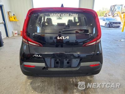 Zdjęcie 6 z 13 samochodu: 2022 KIA SOUL LX VIN:KNDJ23AU6N7172162 - miniatura