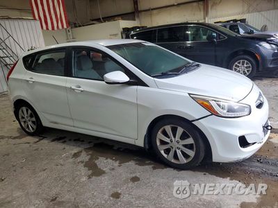 Czwarte zdjęcie samochodu z boku: 2014 HYUNDAI ACCENT SE VIN:KMHCU5AE7EU176662 - miniatura