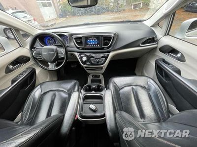 Zdjęcie 9 z 13 samochodu: 2020 CHRYSLER PACIFICA TOURING L VIN:2C4RC1BG4LR157281 - miniatura