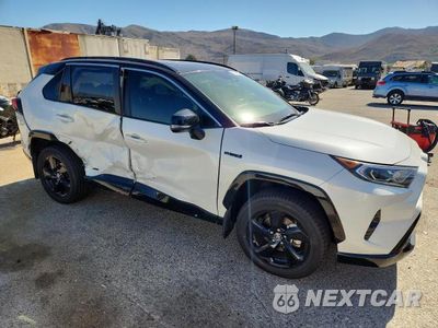 Czwarte zdjęcie samochodu z boku: 2019 TOYOTA RAV4 XSE VIN:JTMEWRFV7KJ009187 - miniatura