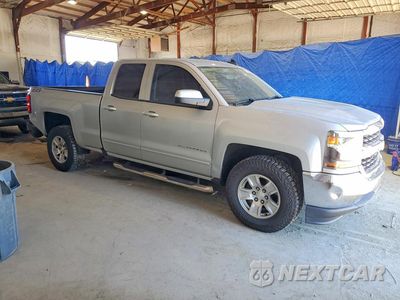 Czwarte zdjęcie samochodu z boku: 2018 CHEVROLET SILVERADO C1500 LT VIN:1GCRCREH7JZ181130 - miniatura