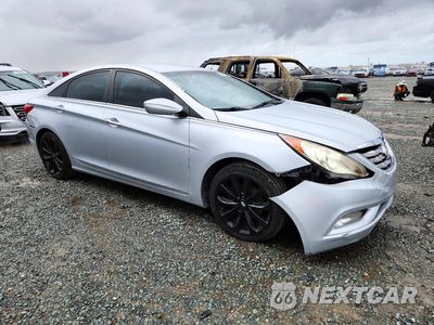 Czwarte zdjęcie samochodu z boku: 2011 HYUNDAI SONATA SE VIN:5NPEC4AC1BH264525 - miniatura