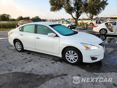 Czwarte zdjęcie samochodu z boku: 2014 NISSAN ALTIMA 2.5 S VIN:1N4AL3AP3EC170647 - miniatura