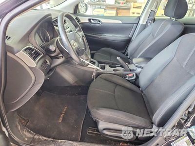 Zdjęcie 7 z 12 samochodu: 2018 NISSAN SENTRA S VIN:3N1AB7AP7JY220765 - miniatura