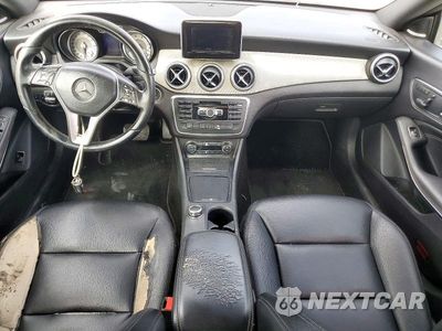 Zdjęcie 8 z 12 samochodu: 2014 MERCEDES-BENZ CLA 250 VIN:WDDSJ4EB9EN039418 - miniatura