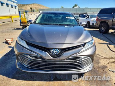 Piąte zdjęcie samochodu w środku: 2018 TOYOTA CAMRY HYBRID XLE VIN:4T1B21HK6JU505271 - miniatura