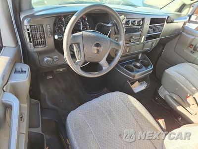 Zdjęcie 8 z 13 samochodu: 2017 GMC SAVANA 2500 CARGO DELIVERY VAN VIN:1GTW7AFF0H1914343 - miniatura