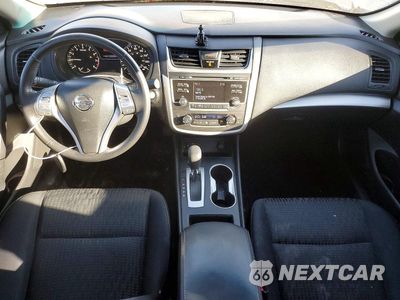 Zdjęcie 8 z 12 samochodu: 2016 NISSAN ALTIMA 2.5 SV VIN:1N4AL3AP5GC204378 - miniatura