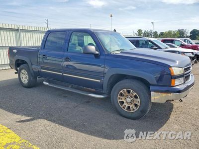 Czwarte zdjęcie samochodu z boku: 2006 CHEVROLET SILVERADO K1500 VIN:2GCEK13T261236626 - miniatura