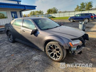 Czwarte zdjęcie samochodu z boku: 2014 CHRYSLER 300 S VIN:2C3CCABG6EH327904 - miniatura