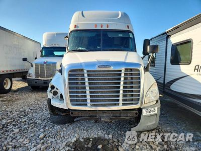 Piąte zdjęcie samochodu w środku: 2018 FREIGHTLINER CASCADIA 125 SEMI TRUCK VIN:3AKJGLDR6JSHG6370 - miniatura