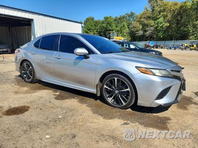 Czwarte zdjęcie samochodu z boku: 2019 TOYOTA CAMRY XSE VIN:4T1B61HK9KU694083 - miniatura