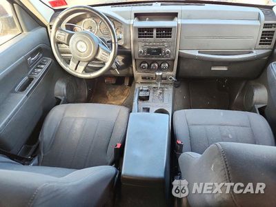 Zdjęcie 8 z 13 samochodu: 2012 JEEP LIBERTY SPORT VIN:1C4PJMAK4CW153369 - miniatura