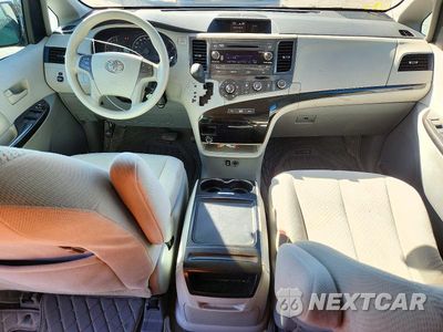 Zdjęcie 8 z 13 samochodu: 2012 TOYOTA SIENNA LE VIN:5TDKK3DC3CS254960 - miniatura