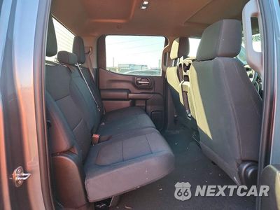Zdjęcie 10 z 12 samochodu: 2021 CHEVROLET SILVERADO K1500 CUSTOM VIN:3GCPYBEKXMG120628 - miniatura