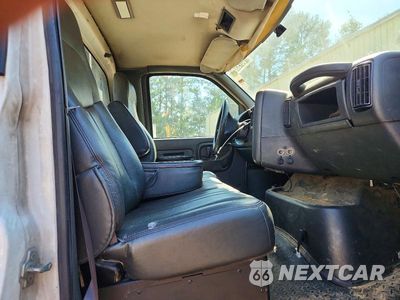 Zdjęcie 10 z 12 samochodu: 2006 CHEVROLET C7500 C7C042 VIN:1GBK7C1326F410419 - miniatura
