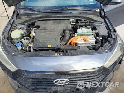 Zdjęcie 11 z 12 samochodu: 2018 HYUNDAI IONIQ BLUE VIN:KMHC65LC8JU091507 - miniatura