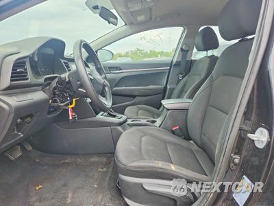 Zdjęcie 7 z 13 samochodu: 2019 HYUNDAI ELANTRA SE VIN:5NPD74LF2KH463610 - miniatura