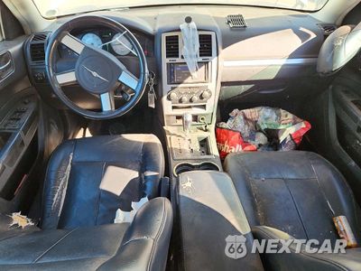 Zdjęcie 8 z 12 samochodu: 2010 CHRYSLER 300 TOURING VIN:2C3CA5CV5AH263181 - miniatura