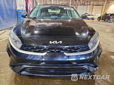Piąte zdjęcie samochodu w środku: 2023 KIA FORTE LXS VIN:3KPF24AD7PE581317 - miniatura