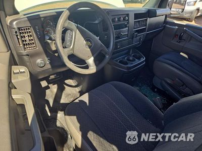 Zdjęcie 8 z 13 samochodu: 2019 CHEVROLET EXPRESS G2500 VIN:1GCWGAFG7K1251384 - miniatura