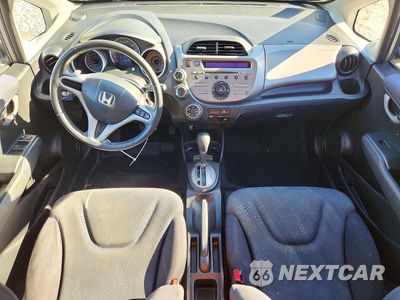 Zdjęcie 8 z 12 samochodu: 2009 HONDA FIT SPORT VIN:JHMGE884X9S029298 - miniatura